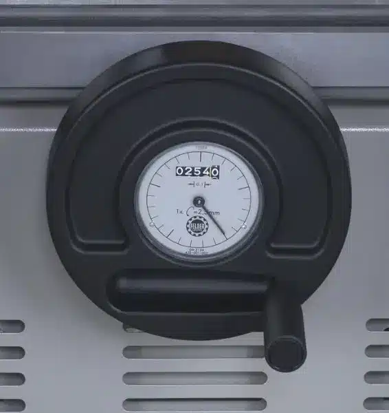 raboteuse-dégauchisseuse Felder ad 741 volant latéral équipé d’un vernier